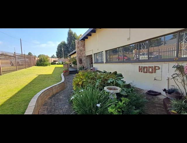 3 BEDROOM HOUSE FOR SALE IN HELDERKRUIN